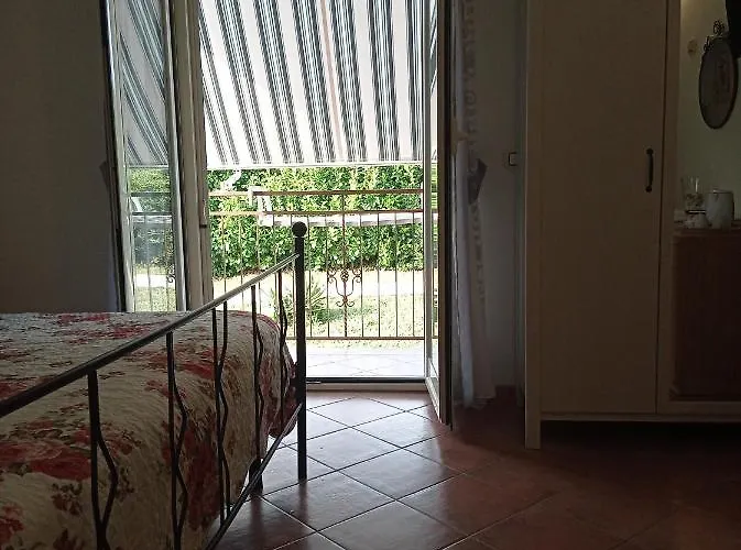 Le Rose Bed & Breakfast 4*